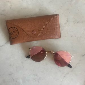 Round Ray-Ban Sunglasses with Pink Tint